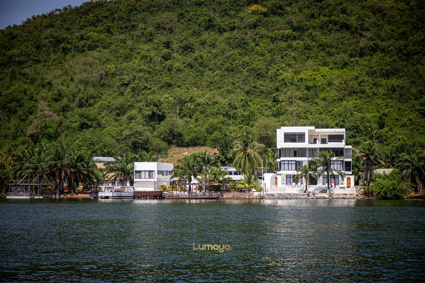 A contemporary lakeside residence on the Volta